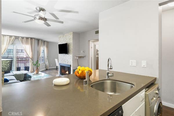 1 bed, 1 bath, 740 sqft, $3,000, Unit 326