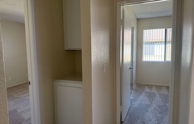 2 beds, 2 baths, 920 sqft, $2,320, Unit 194