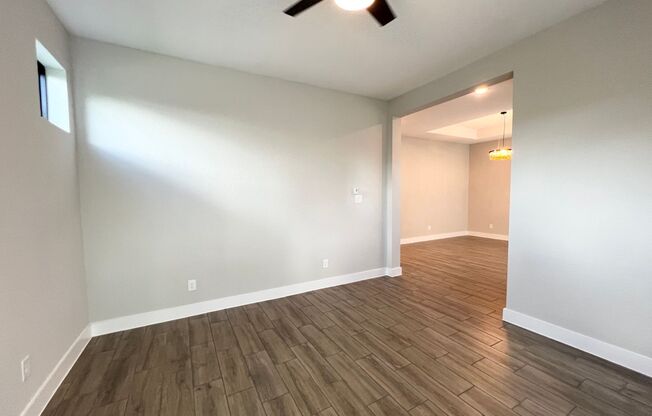 Stunning 3/2.5/2 Craftsmen Cottage in luxurious Bridgeland Master Planned Community!