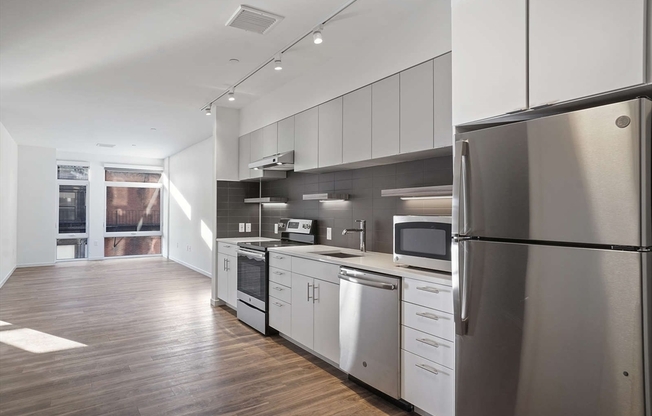 1 bed, 1 bath, 812 sqft, $4,500, Unit 504