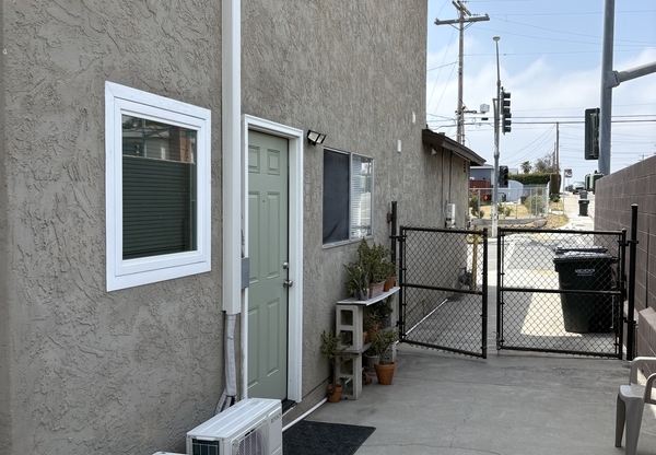 2415 E 20 ST