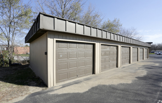 2 beds, 2 baths, 1,000 sqft, $1,325, Unit 303