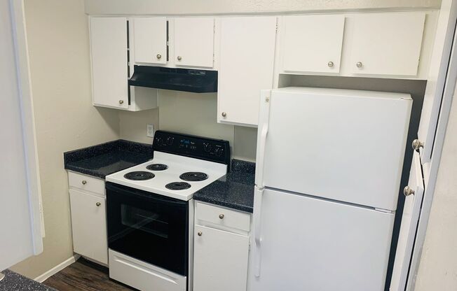 1 bed, 1 bath, 600 sqft, $1,150, Unit 2-219
