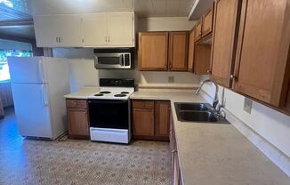 2 beds, 1 bath, $1,225, Unit 328