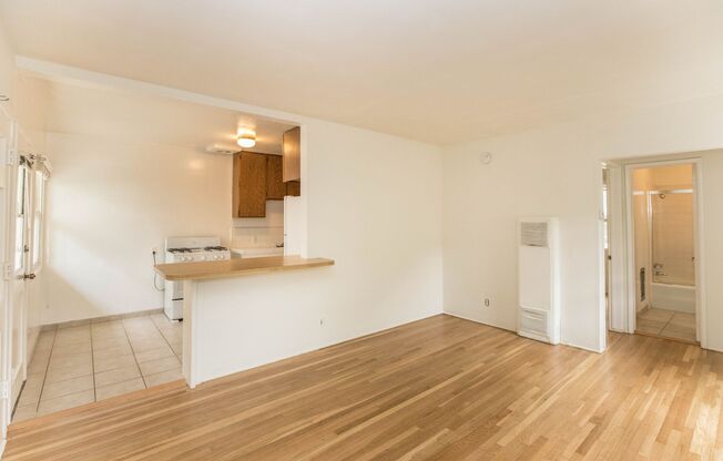 25 19th Ave.