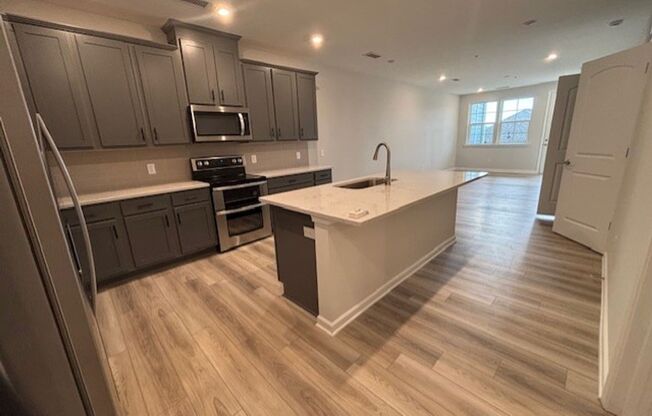 Luxury 2 Bed/2 Bath Condo - Waterfront View of Lake Norman - Open Floor Plan - Modern Kitchen - Lake Access