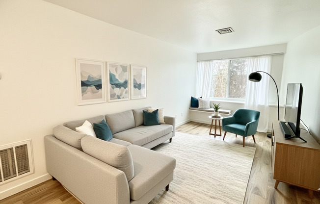 1 bed, 1 bath, 465 sqft, $1,325, Unit 310