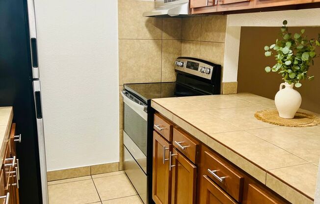 2 beds, 2 baths, 940 sqft, $1,449, Unit 202