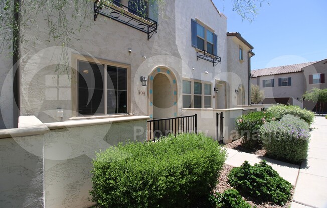 2664 S PEPPERTREE DR