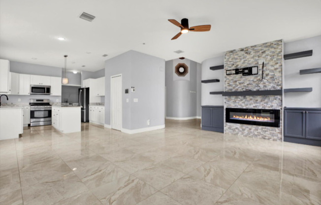 544 LK CYPRESS CIR