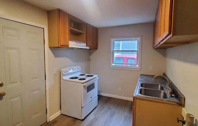 2 beds, 1 bath, $895