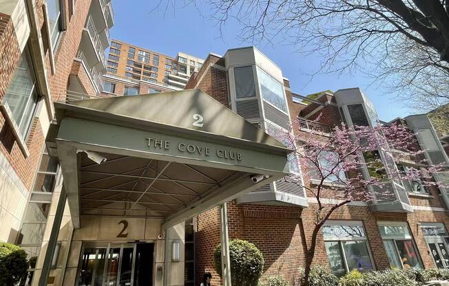 1 bed, 1 bath, 765 sqft, $5,780, Unit 8I