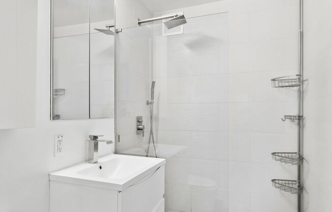 Studio, 1 bath, $3,100, Unit 10B