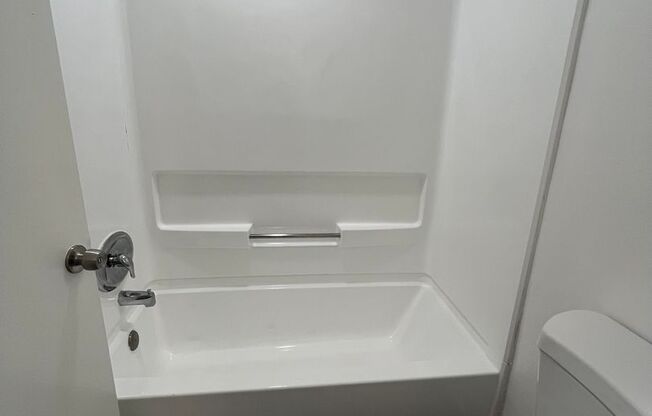 2 beds, 2 baths, 895 sqft, $1,998, Unit 316