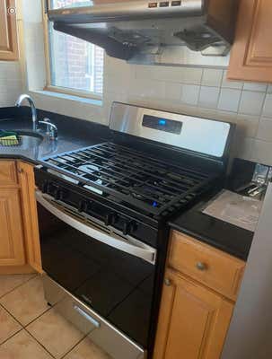 1 bed, 1 bath, 740 sqft, $2,300, Unit 7S