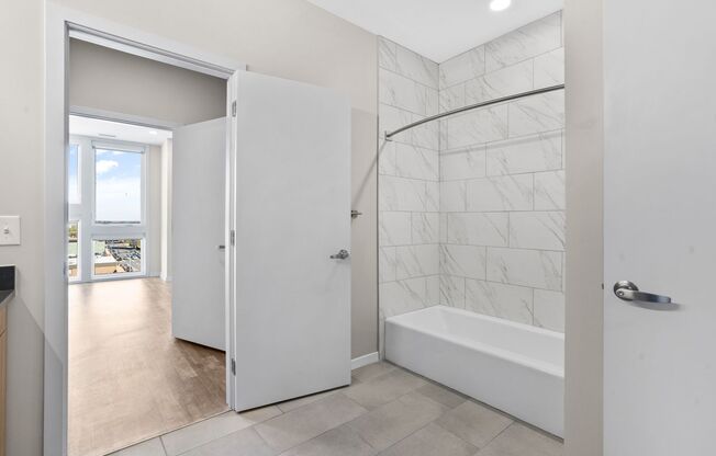 2 beds, 1 bath, 913 sqft, $3,650, Unit 315