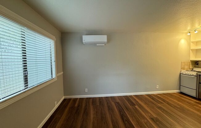 Studio, 1 bath, 500 sqft, $1,900, Unit 5