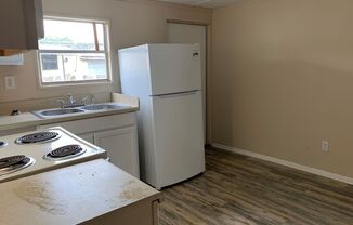 2 beds, 1 bath, $1,050