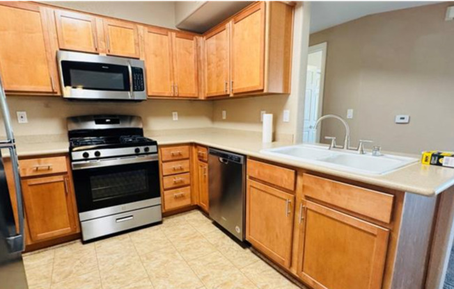 2 beds, 2 baths, $1,745, Unit UNIT 3214