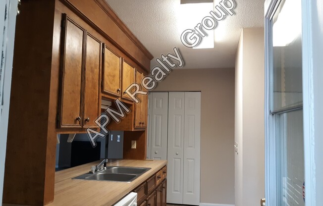 3 beds, 2 baths, $1,175