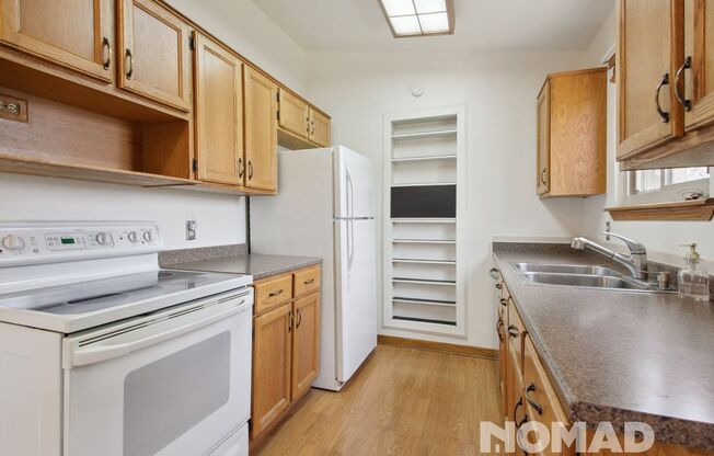 Charming 3BR House in Aurora
