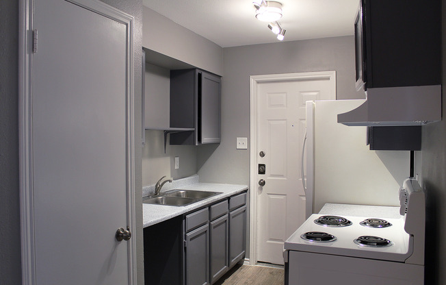 Sunshine Estates Newly Renovated Apartments