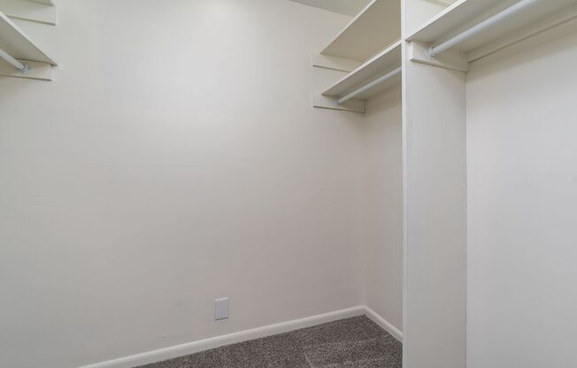 3 beds, 2 baths, 1,367 sqft, $2,000, Unit B10