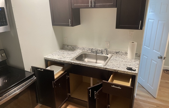 1 bed, 1 bath, $1,500, Unit 6