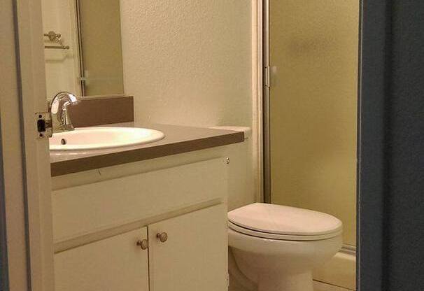2 beds, 2 baths, 960 sqft, $2,795, Unit 105