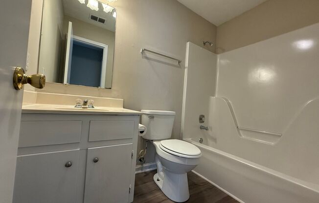 2 beds, 1 bath, 1,000 sqft, $1,200, Unit DC145