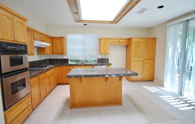 Great home in Elk Grove!