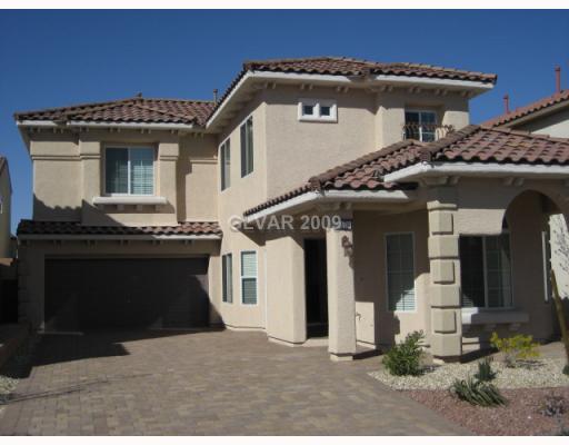 Freshly Painted 3 Bedrooms Home in Gated Mountains Edge Community.INCLUDE SOME UTILITIES
