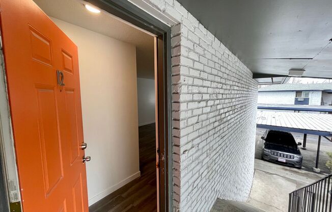 2 beds, 1 bath, 760 sqft, $1,100, Unit 12