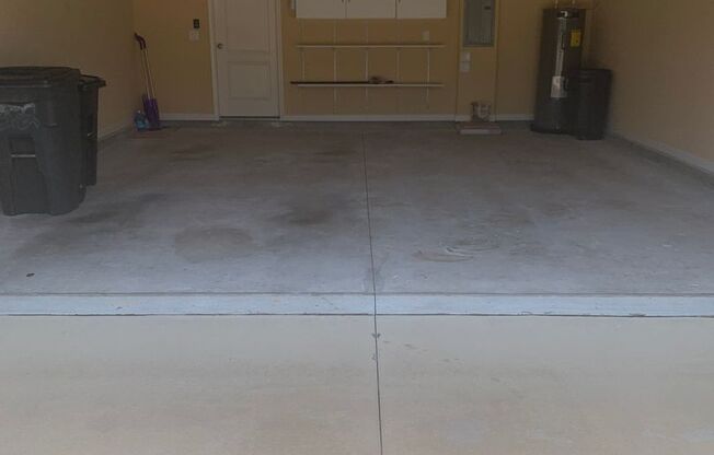 Spacious 3 Bed/2.5 Bath Townhome in Oakleaf