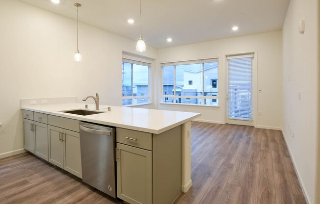 Recently Built 3 Bedroom 2 Bath Communications Hill Luxury Condo!
