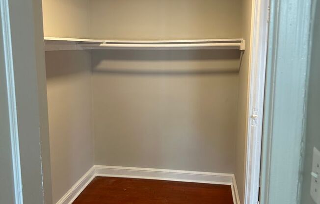 Studio, 1 bath, 600 sqft, $1,250, Unit 105