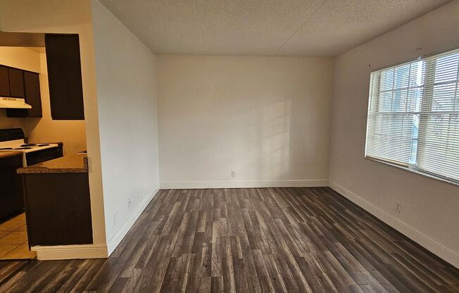 1 bed, 1 bath, 525 sqft, $1,100, Unit C - C03