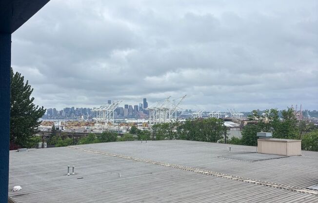 1 bed, 1 bath, 715 sqft, $2,045, Unit 307