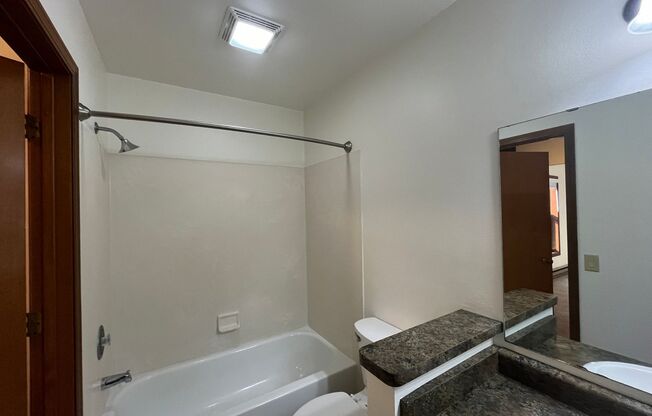 2 beds, 1 bath, 965 sqft, $1,650, Unit 7766RC