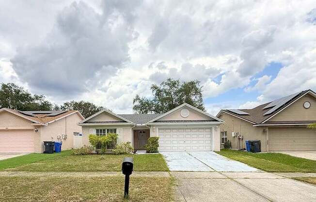 1118 HARDWOOD DR
