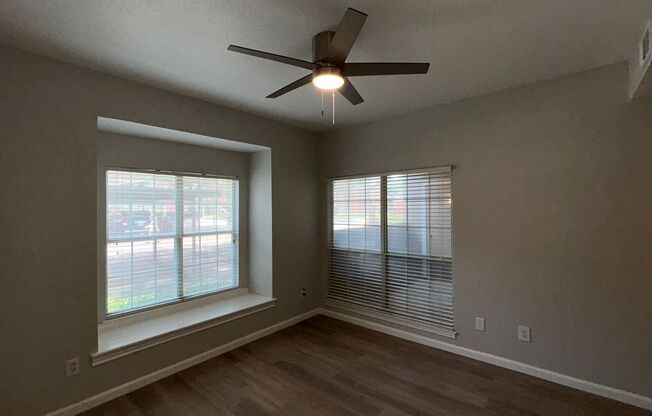 1 bed, 1 bath, $1,250, Unit #120