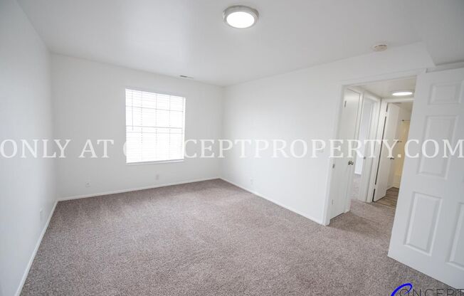 2 beds, 1 bath, 920 sqft, $1,249, Unit 32