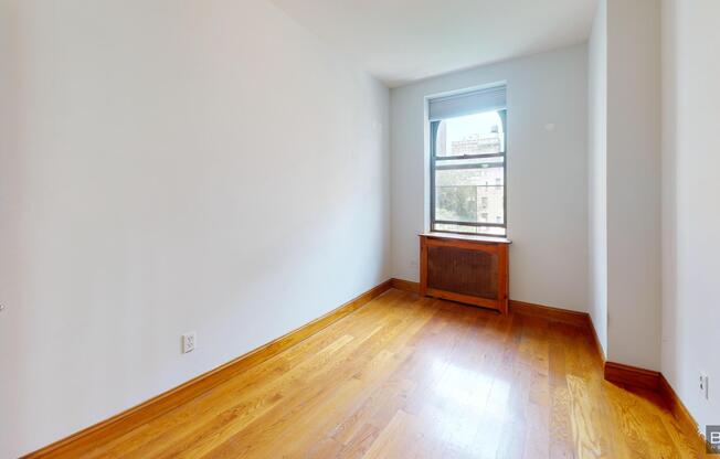 314 W 104 ST