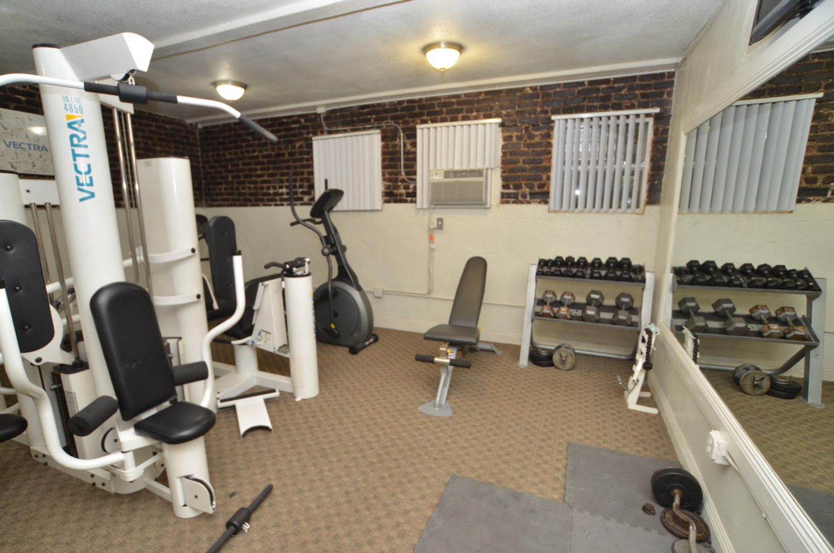CCD - Country Club Dr. Apts.