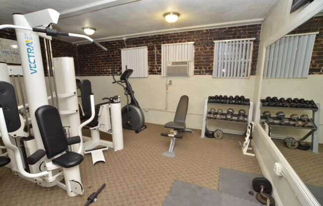 Country Club Drive Park...Newly Remodeled Gorgeous Classic Art Deco Apartment...Great Location!