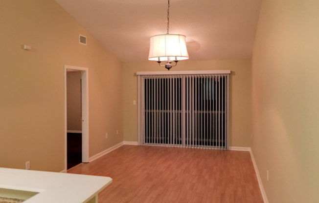 2 beds, 2 baths, $1,500