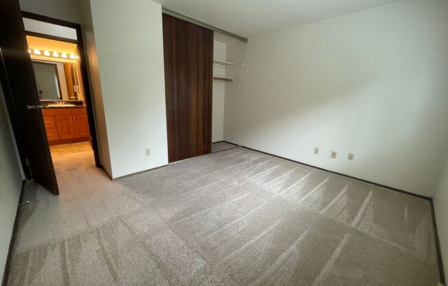 2 beds, 1 bath, 950 sqft, $2,295, Unit 2026 Preleasing - 2 Bedroom