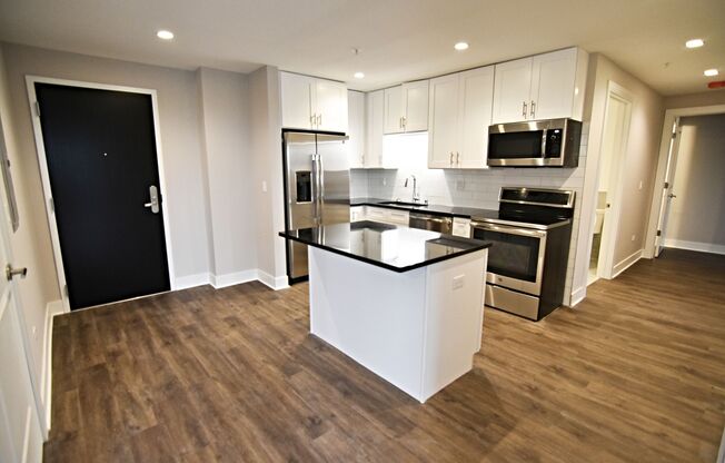 3 beds, 2 baths, 1,215 sqft, $4,800, Unit 3833-301