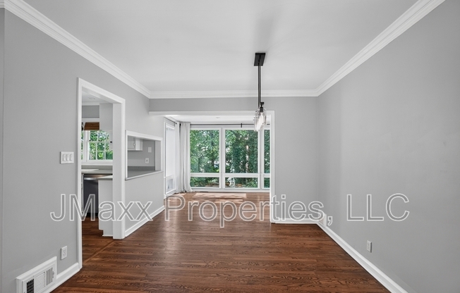 807 CARDOVA DR NE