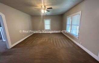 2 beds, 1 bath, $900